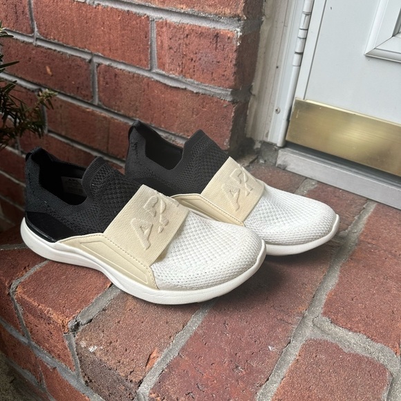 APL Techloom Bliss Sneakers - Picture 5 of 10